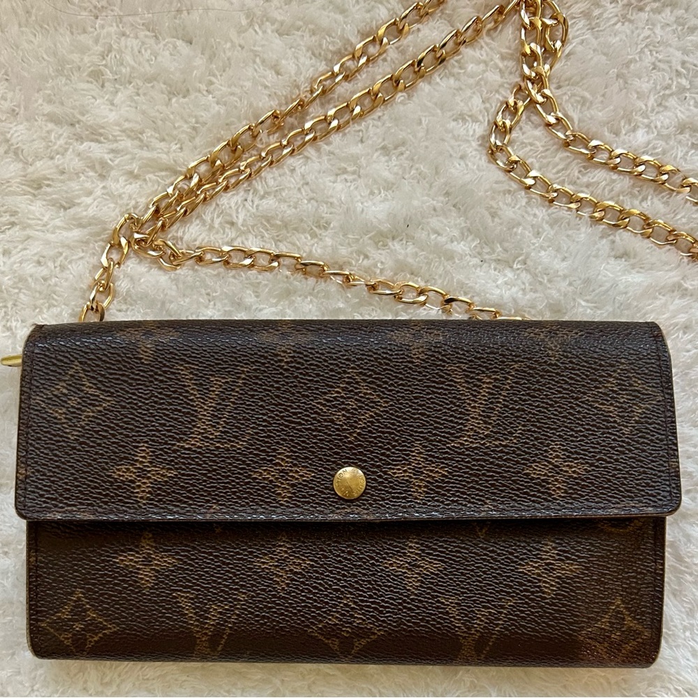 The Classic Louis Vuitton Monogram Sarah Wallet… will fit your iPhone 14Pro!!